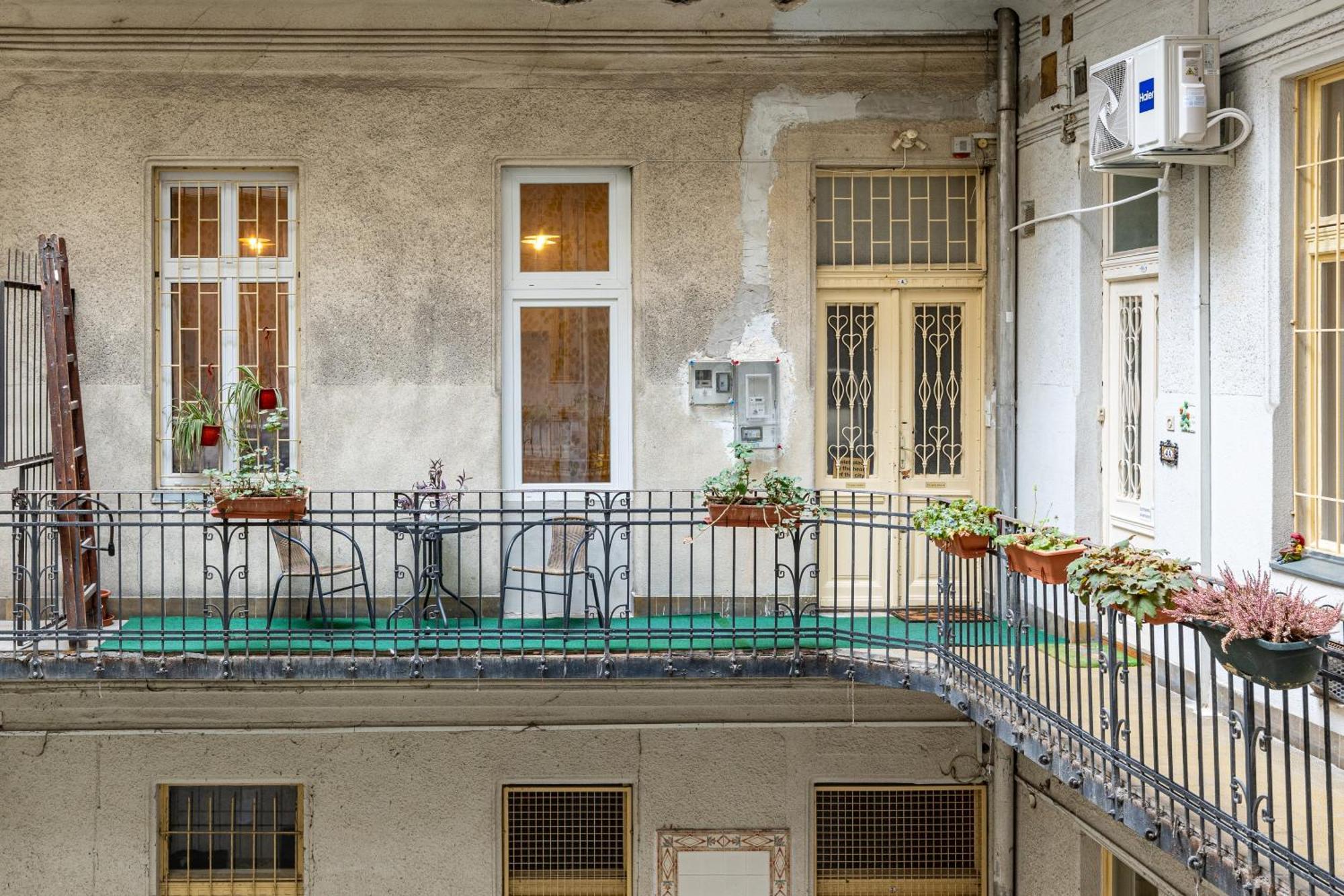 A Quiet Studio In The Heart Of The City Budapest Ngoại thất bức ảnh