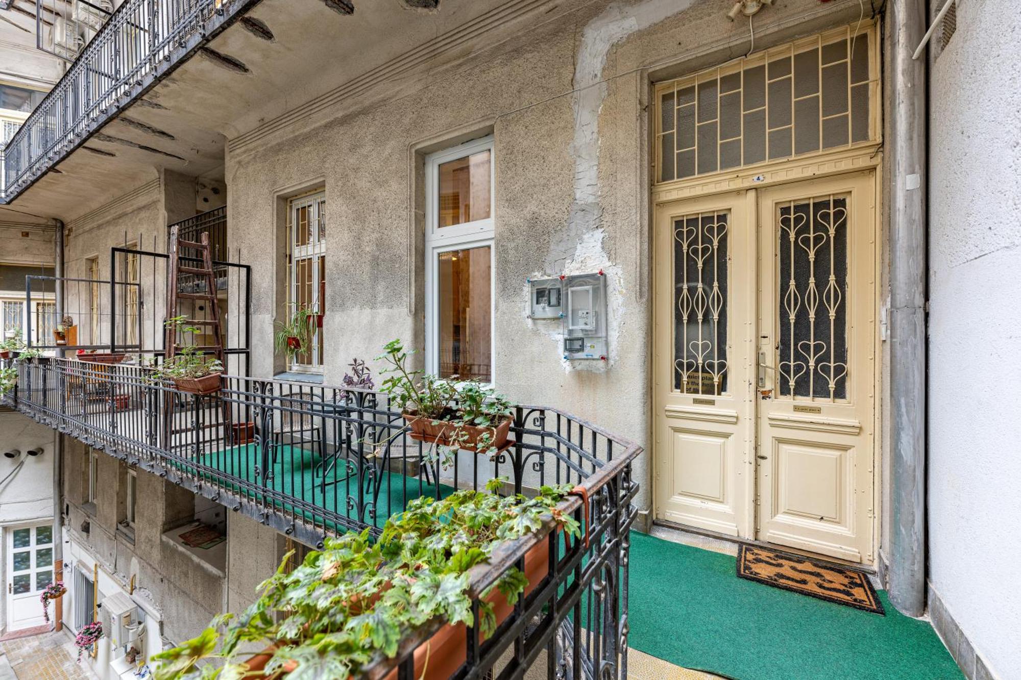 A Quiet Studio In The Heart Of The City Budapest Ngoại thất bức ảnh